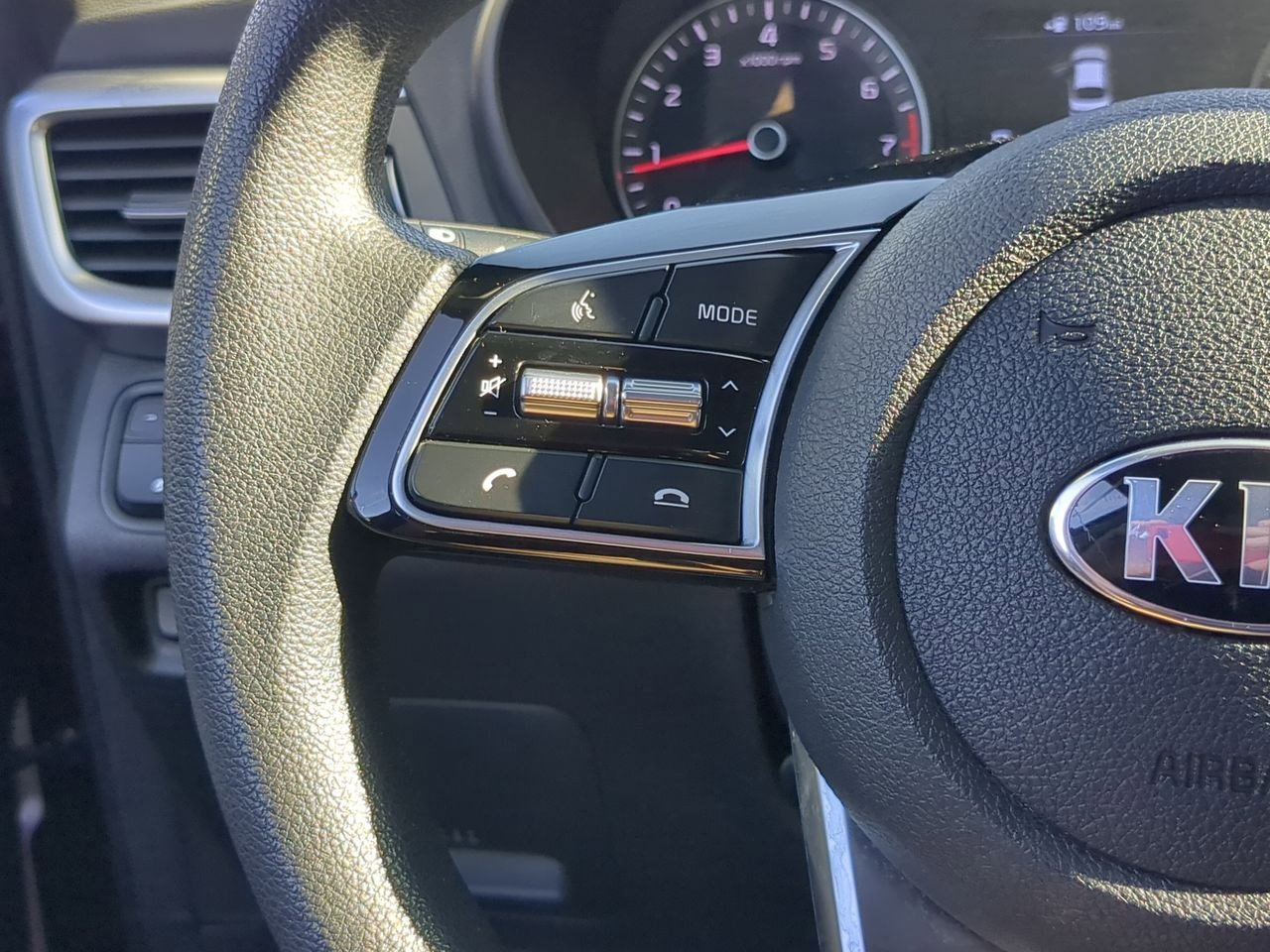 Thumbnail: 2020 Kia Optima - 24