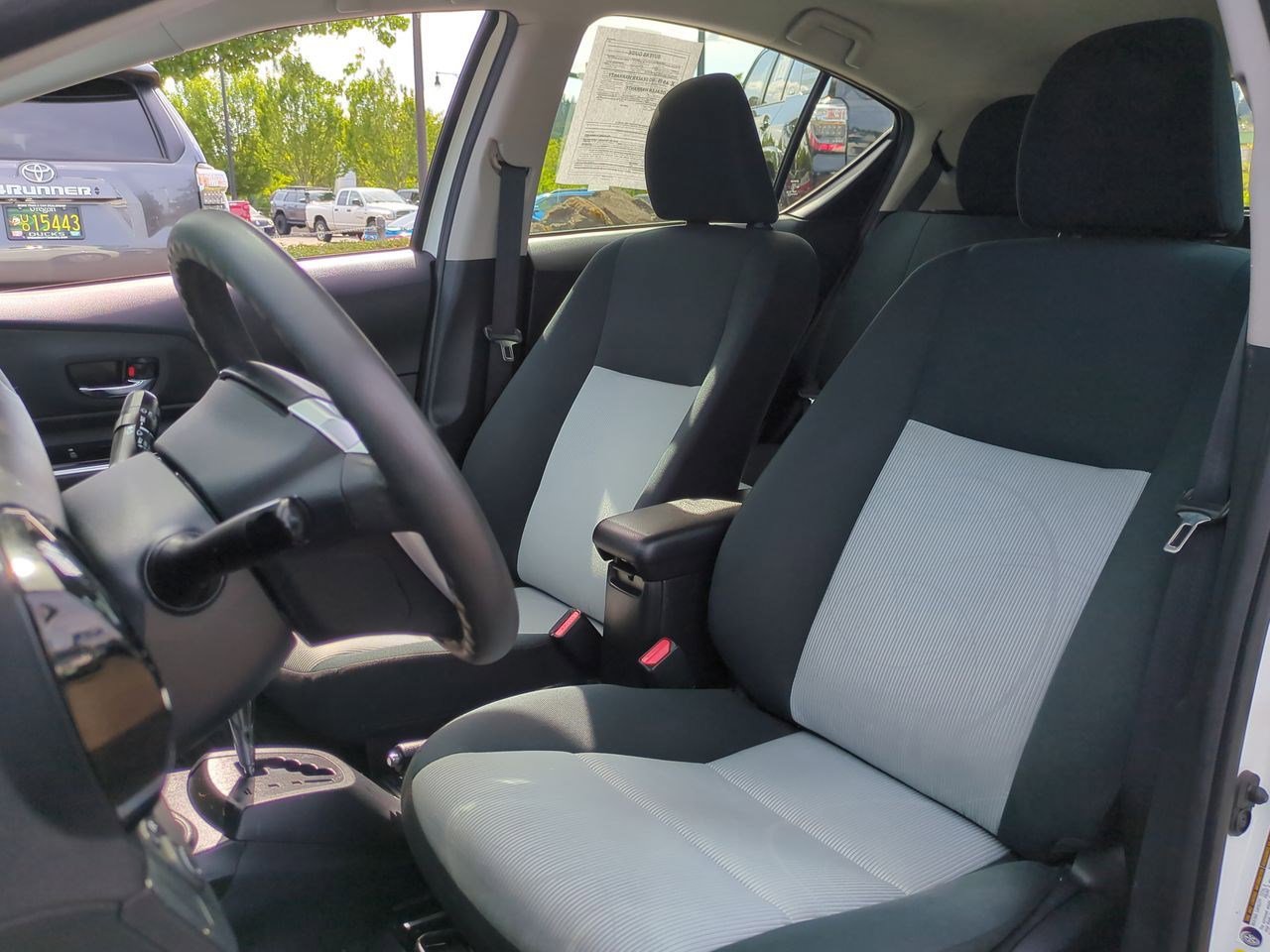 Thumbnail: 2016 Toyota Prius c - 16