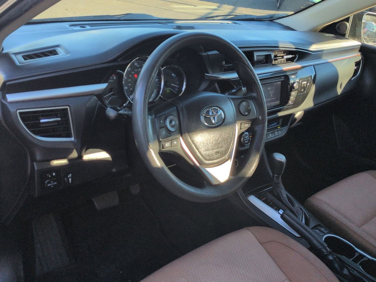 Thumbnail: 2014 Toyota Corolla - 10