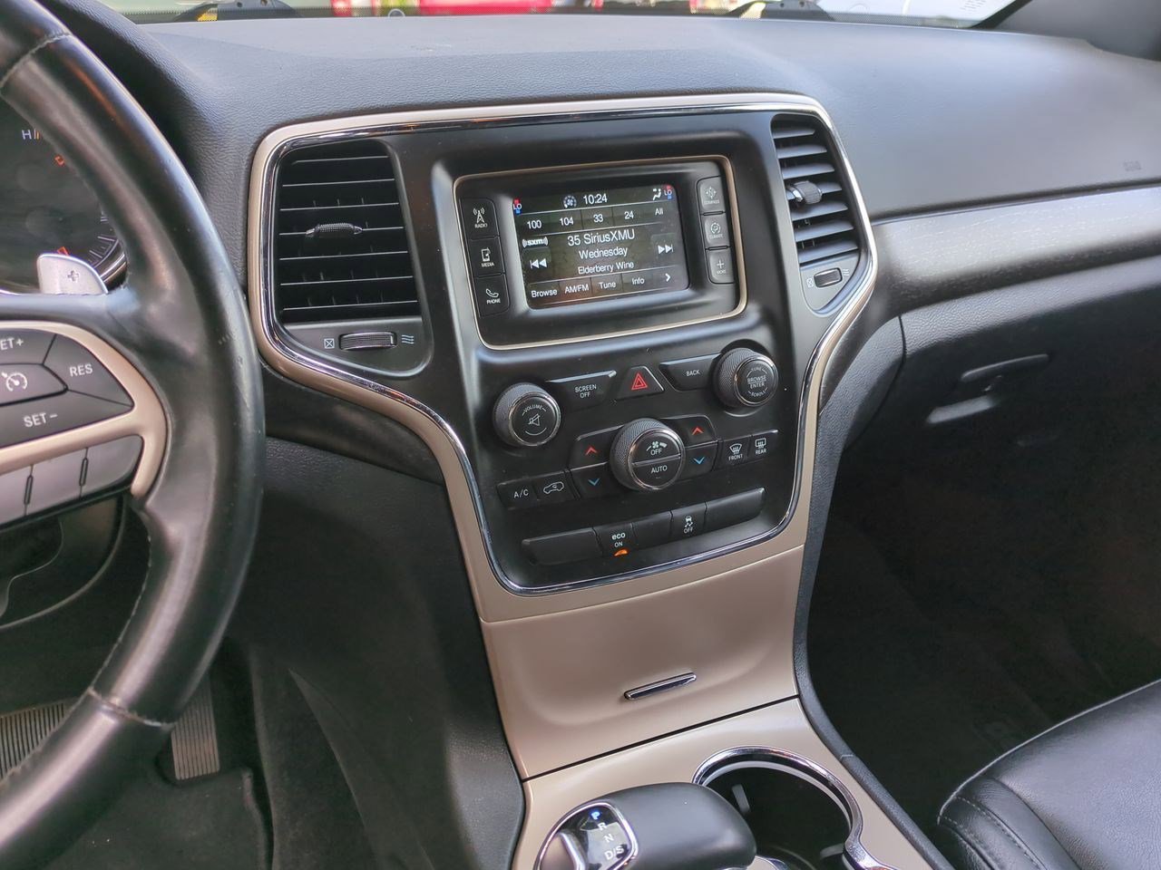 Thumbnail: 2015 Jeep Grand Cherokee - 28