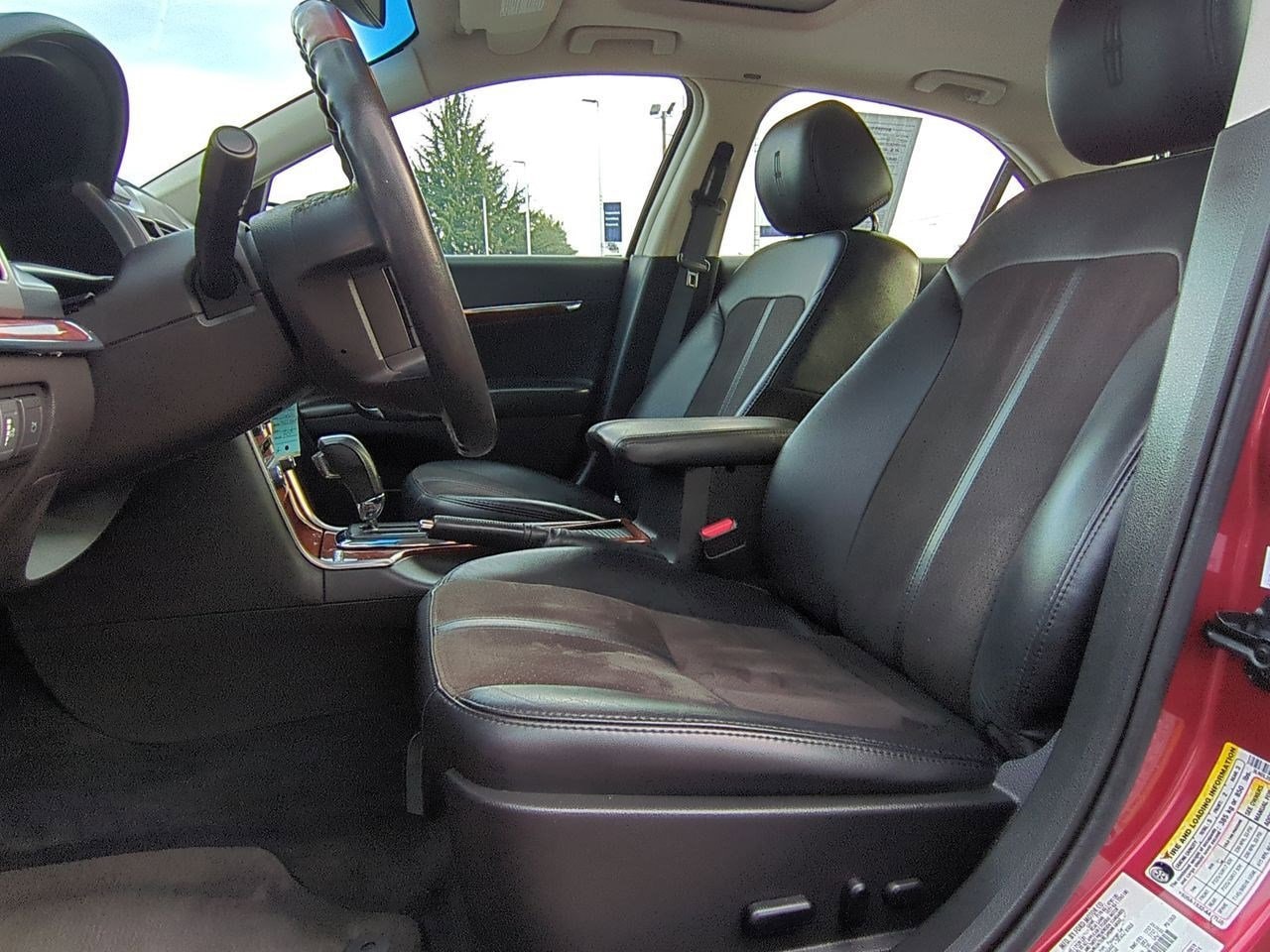 Thumbnail: 2012 Lincoln MKZ - 17