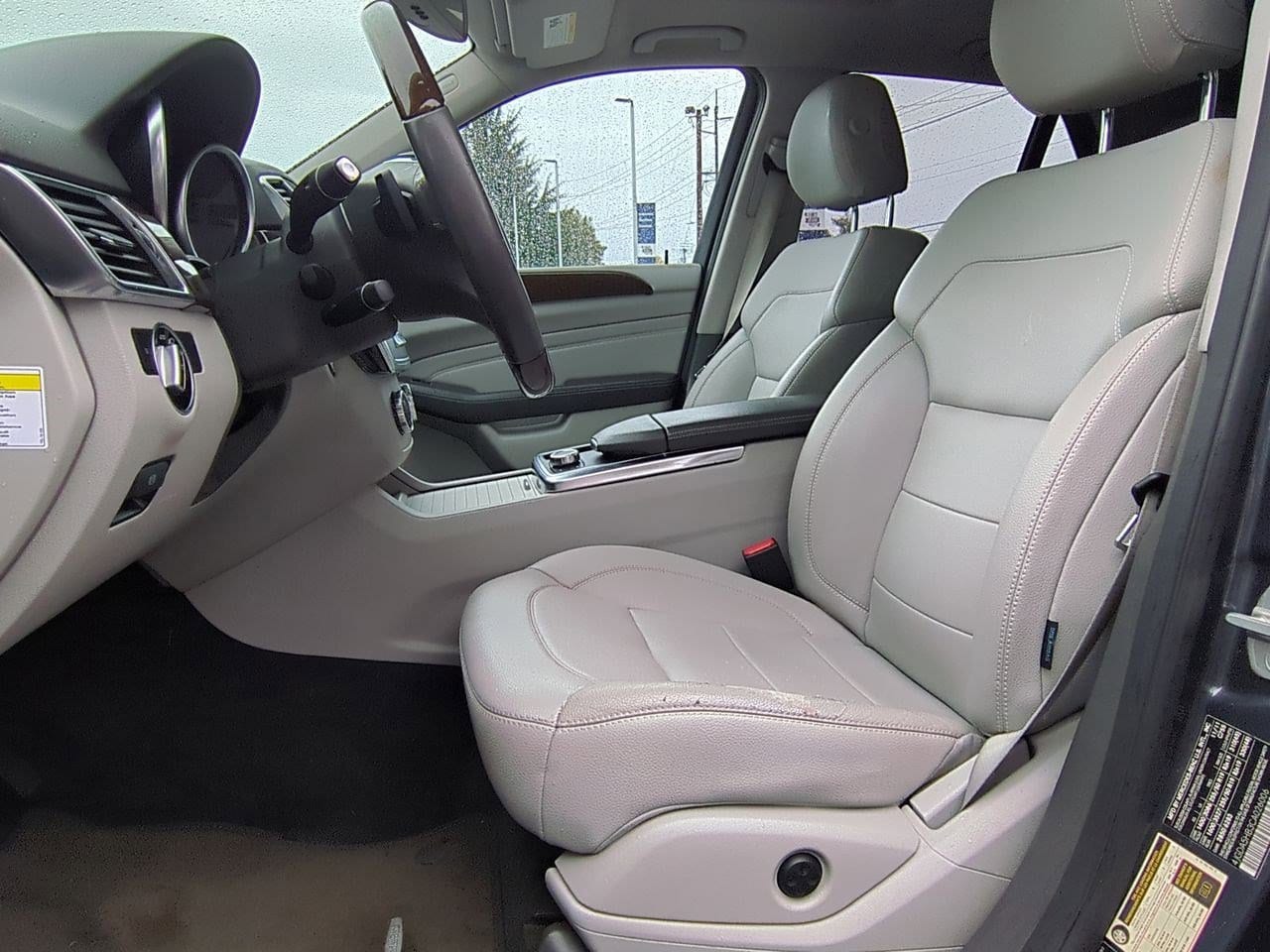 Thumbnail: 2012 Mercedes-Benz M-Class - 17