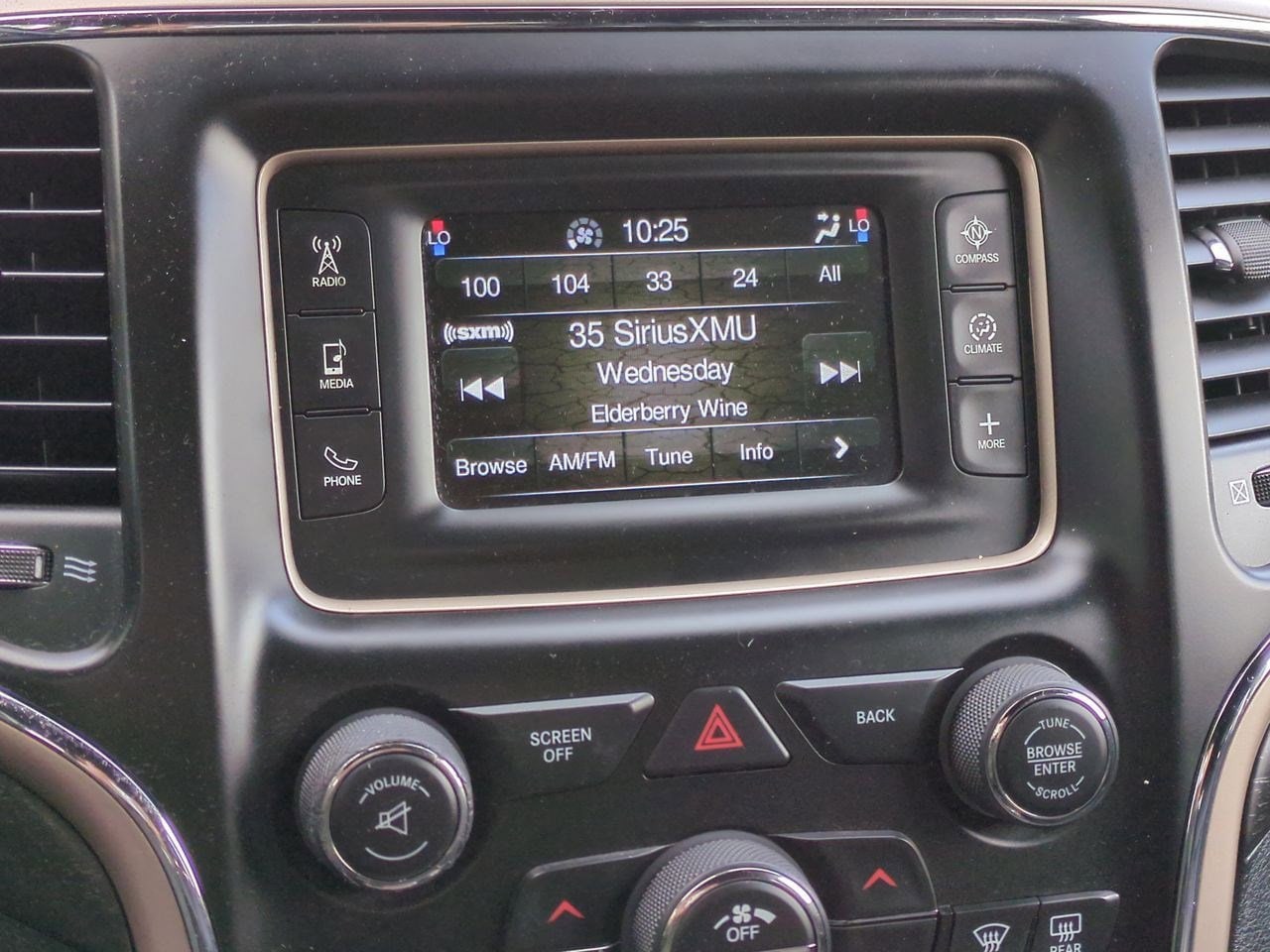 Thumbnail: 2015 Jeep Grand Cherokee - 30