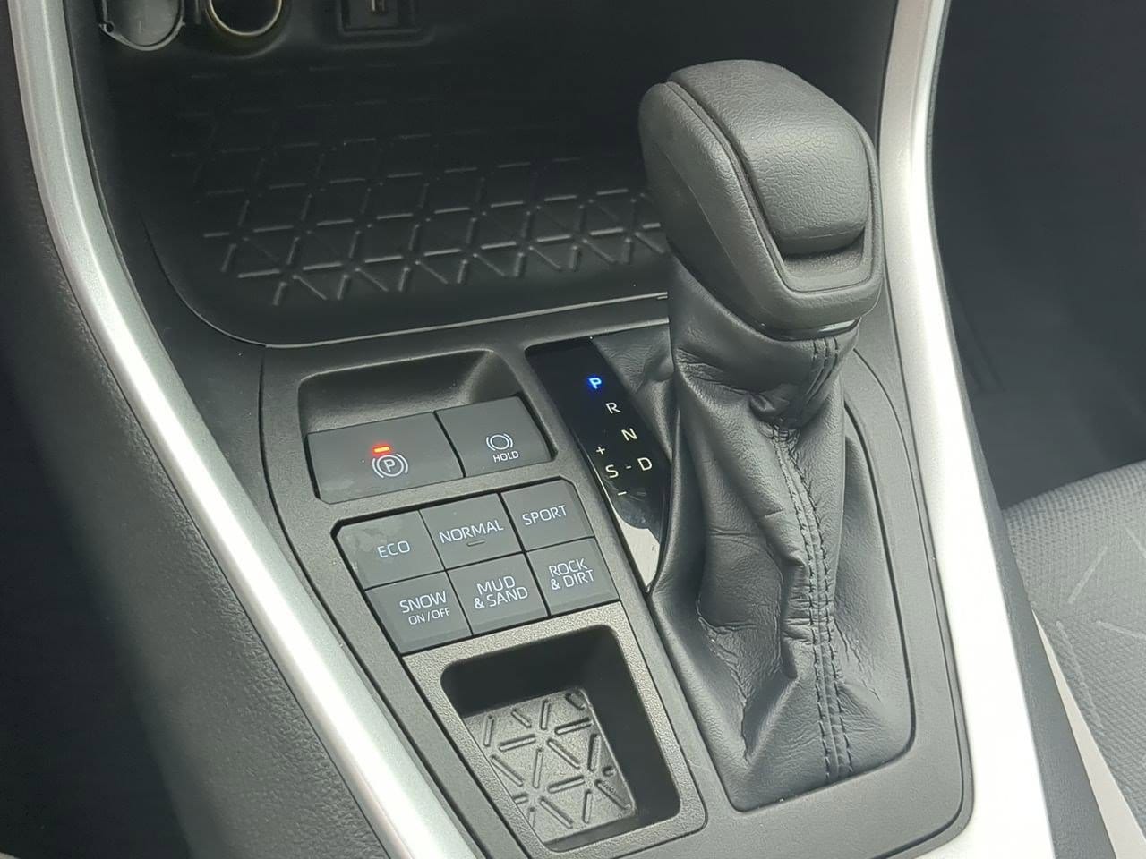 Thumbnail: 2022 Toyota RAV4 - 33