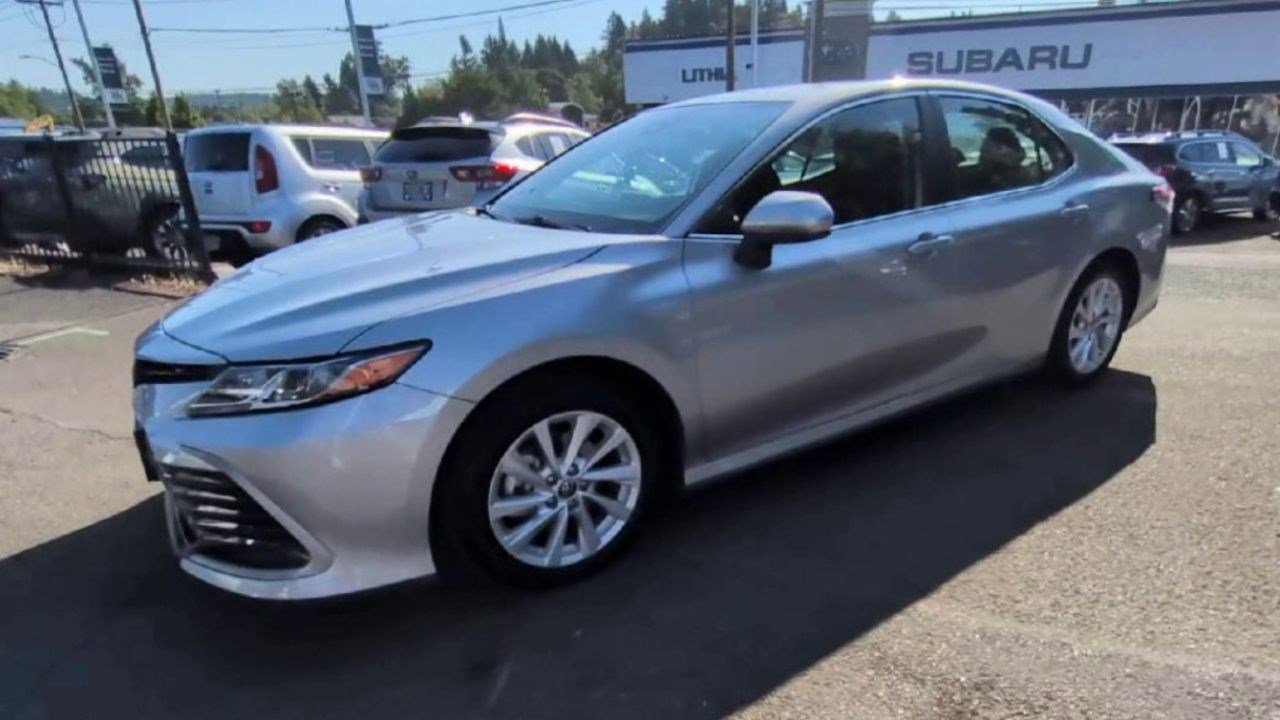 2024 Toyota Camry LE photo 3