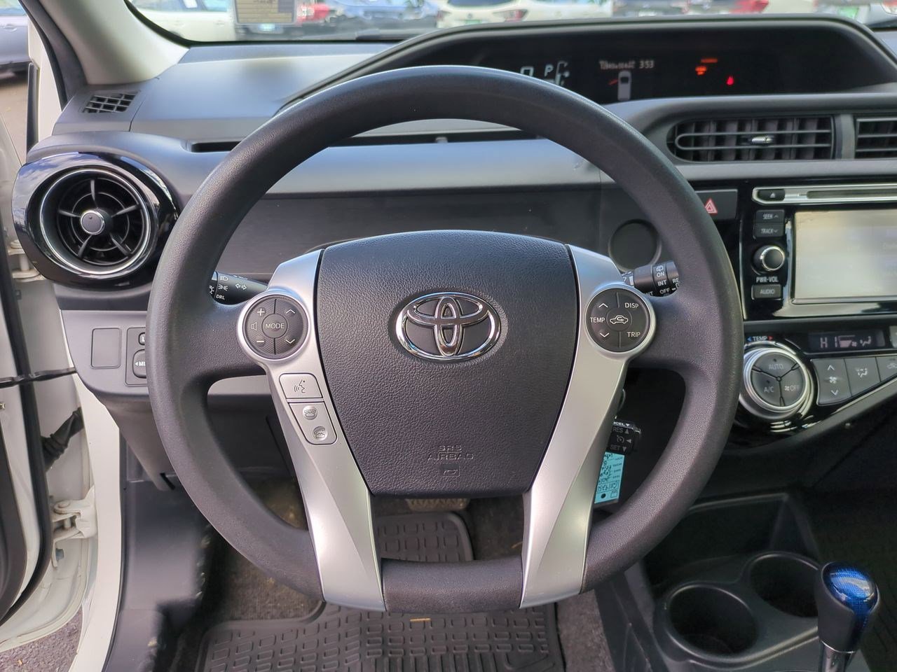 Thumbnail: 2016 Toyota Prius c - 22