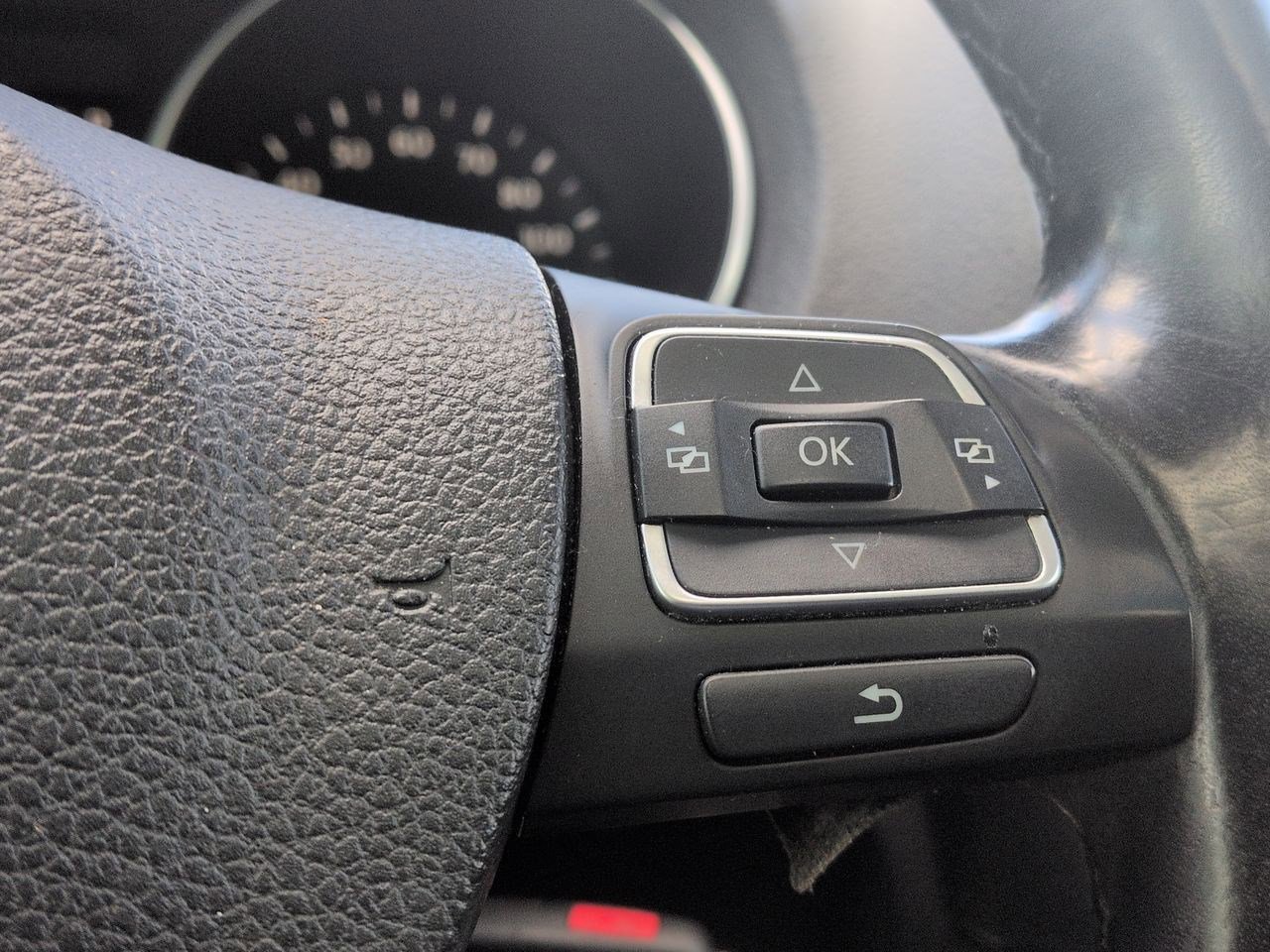 Thumbnail: 2011 Volkswagen Jetta - 25