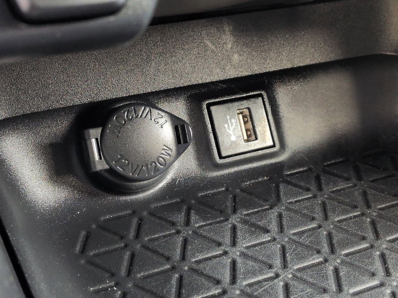 Thumbnail: 2024 Toyota RAV4 - 32