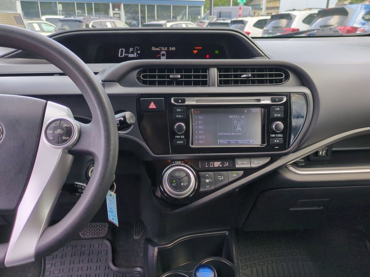 Thumbnail: 2016 Toyota Prius c - 27