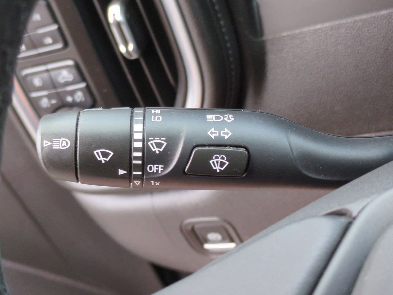 Thumbnail: 2020 Chevrolet Silverado 1500 - 36