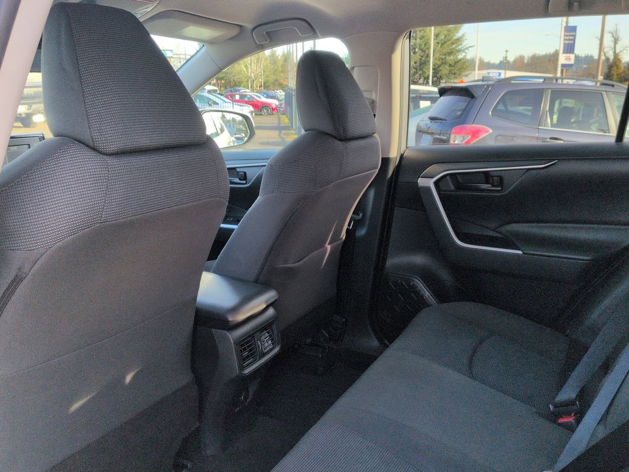 Thumbnail: 2019 Toyota RAV4 - 18