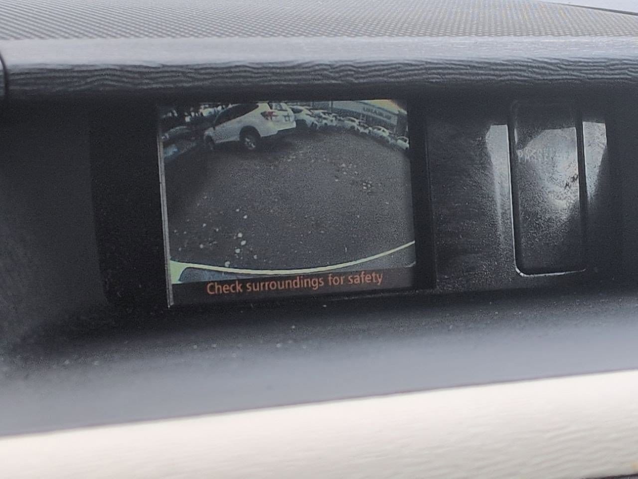 Thumbnail: 2011 Toyota Sienna - 28