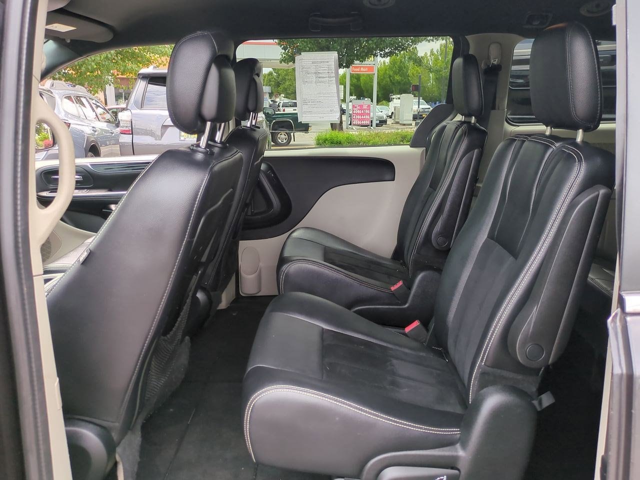Thumbnail: 2017 Dodge Grand Caravan - 20
