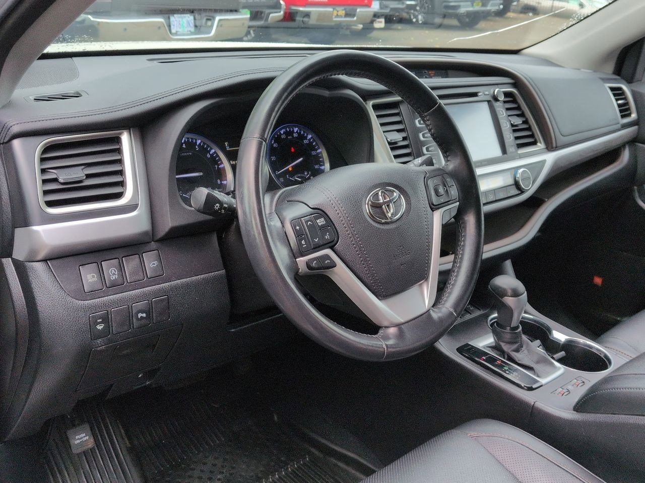 Thumbnail: 2018 Toyota Highlander - 10