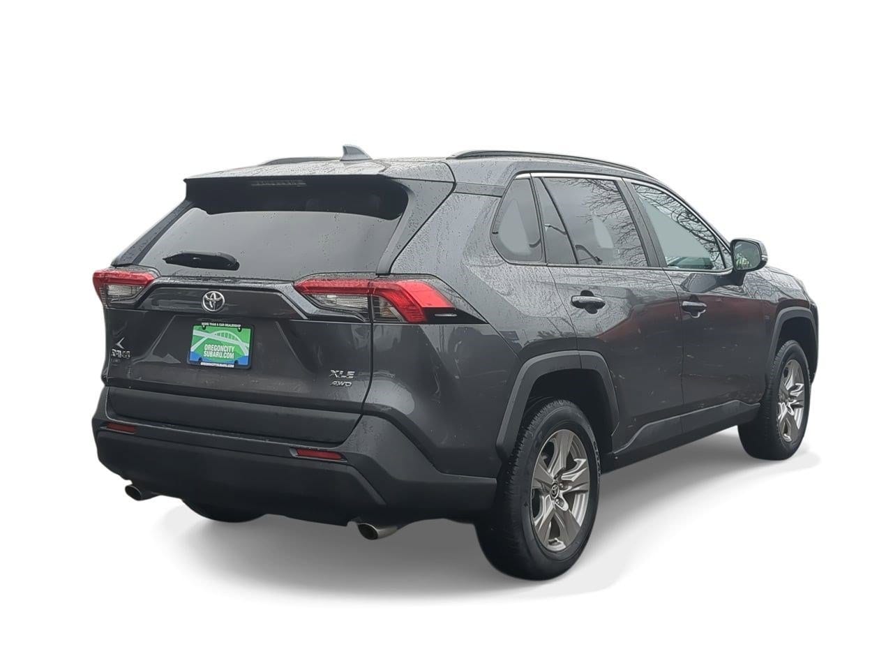 Thumbnail: 2022 Toyota RAV4 - 8