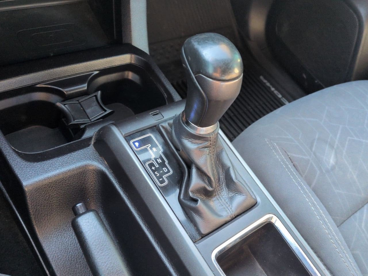 Thumbnail: 2016 Toyota Tacoma - 32