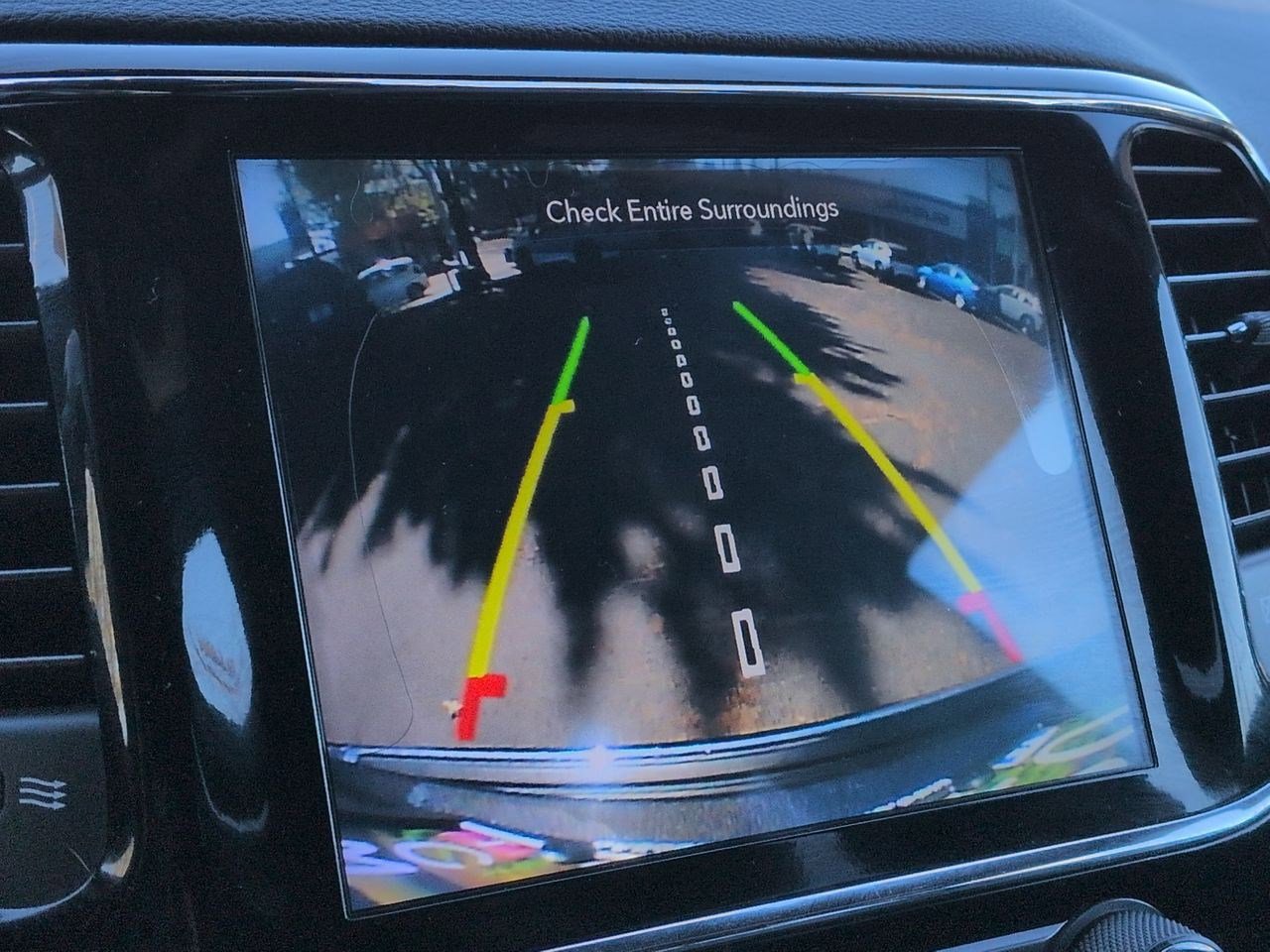 Thumbnail: 2020 Jeep Grand Cherokee - 30