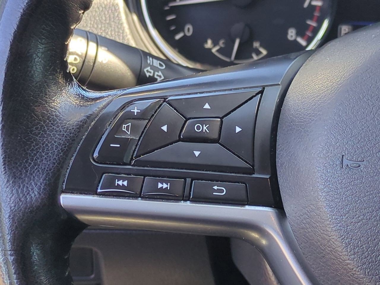 Thumbnail: 2020 Nissan Rogue Sport - 25