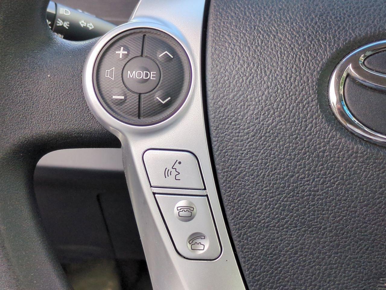 Thumbnail: 2016 Toyota Prius c - 23