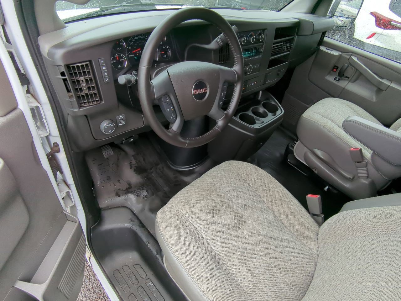 Thumbnail: 2020 GMC Savana - 10