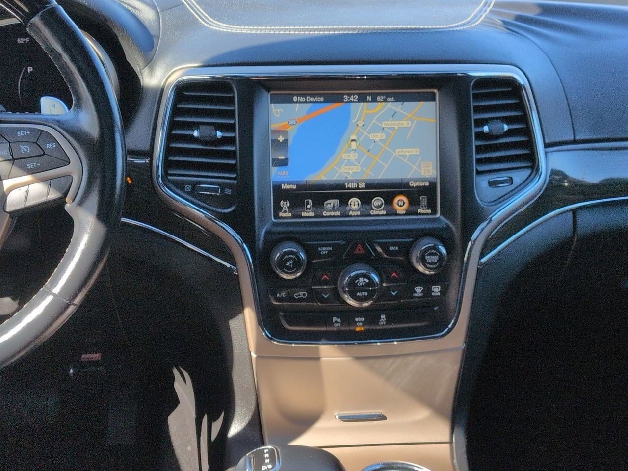 Thumbnail: 2014 Jeep Grand Cherokee - 28