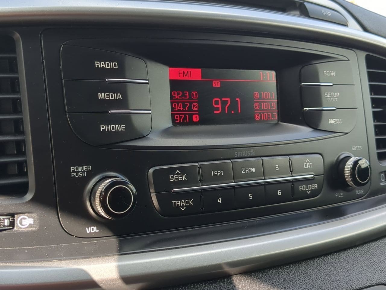 Thumbnail: 2016 Kia Sorento - 28