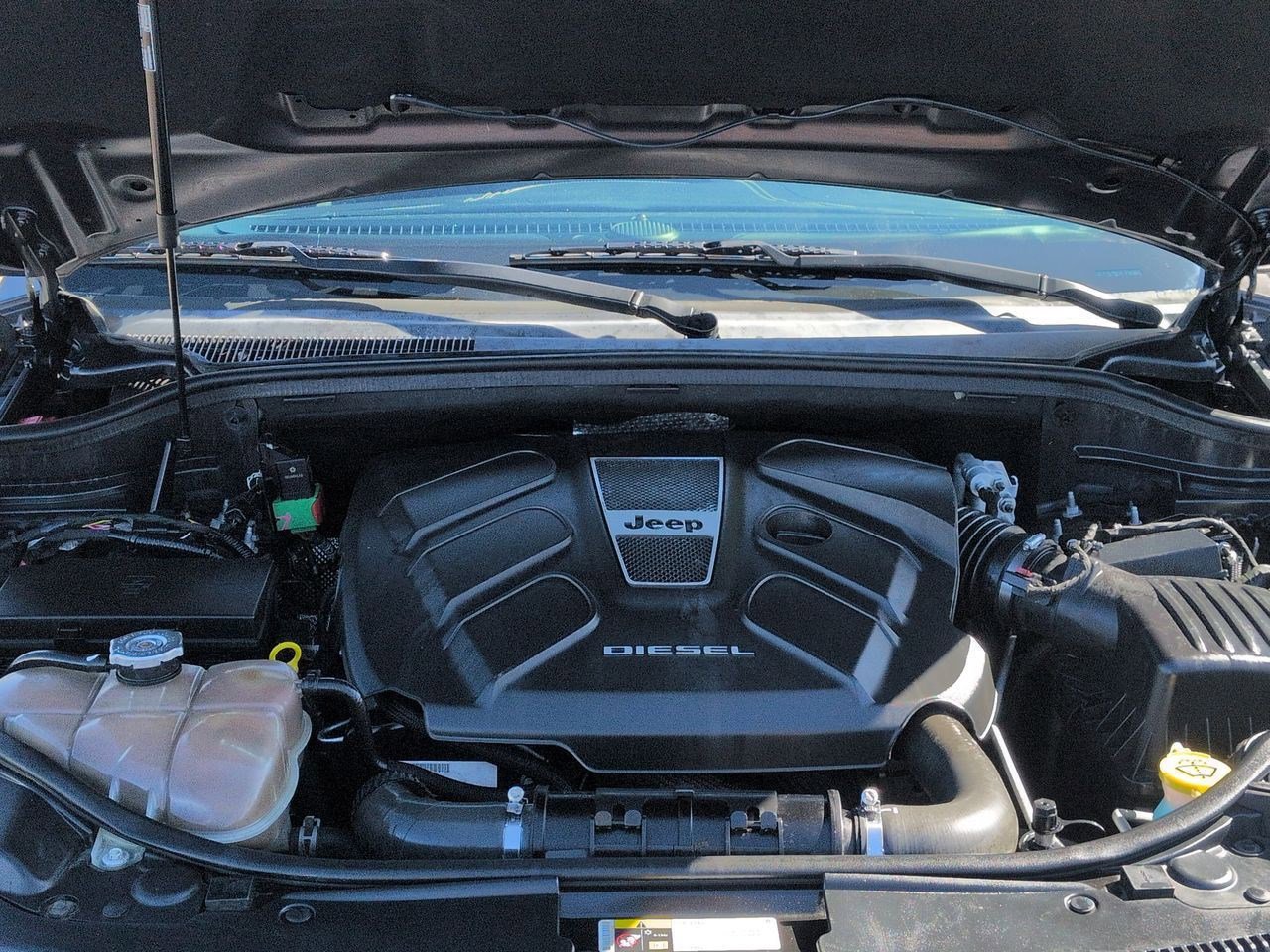 Thumbnail: 2014 Jeep Grand Cherokee - 15