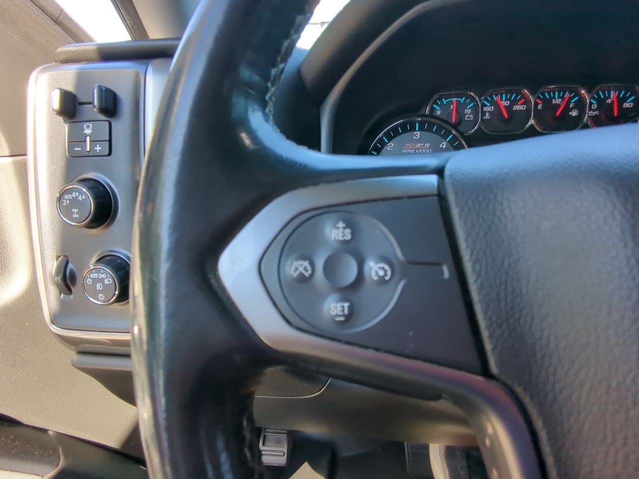 Thumbnail: 2018 Chevrolet Silverado 1500 - 31