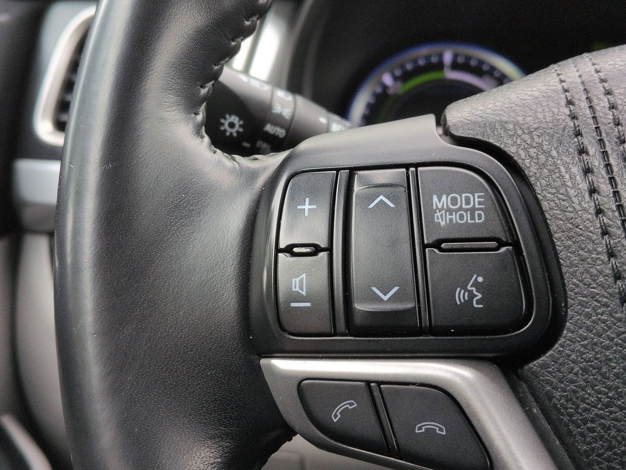 Thumbnail: 2017 Toyota Highlander - 26