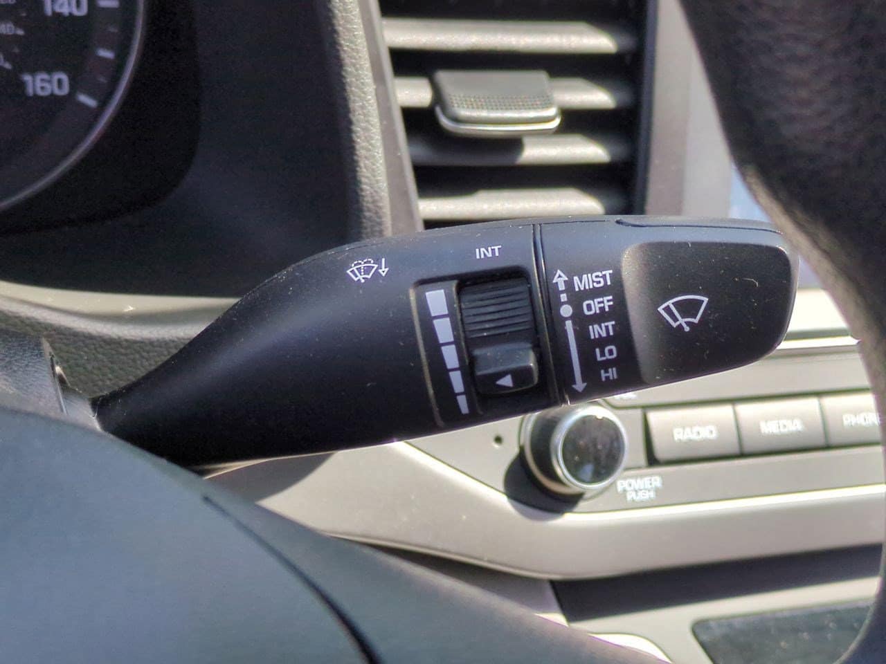 Thumbnail: 2017 Hyundai Elantra - 25