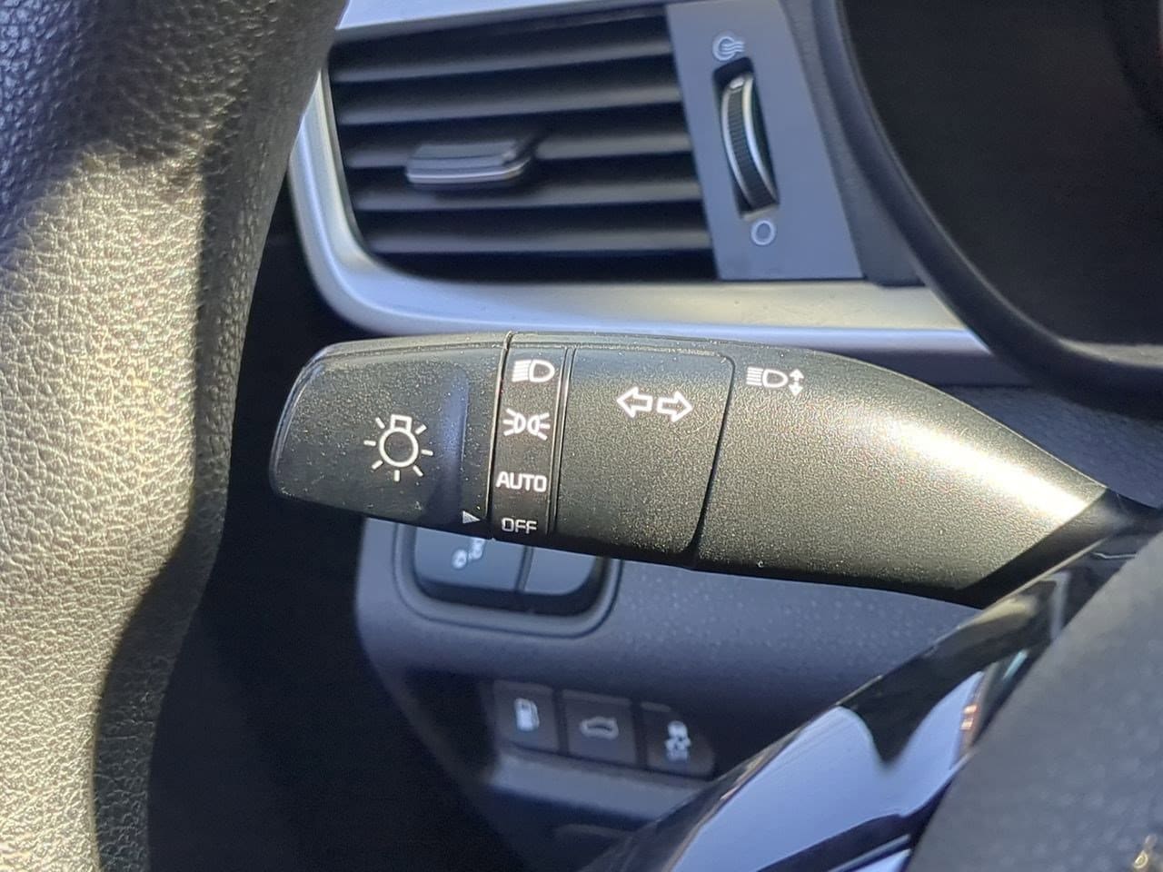 Thumbnail: 2020 Kia Optima - 27