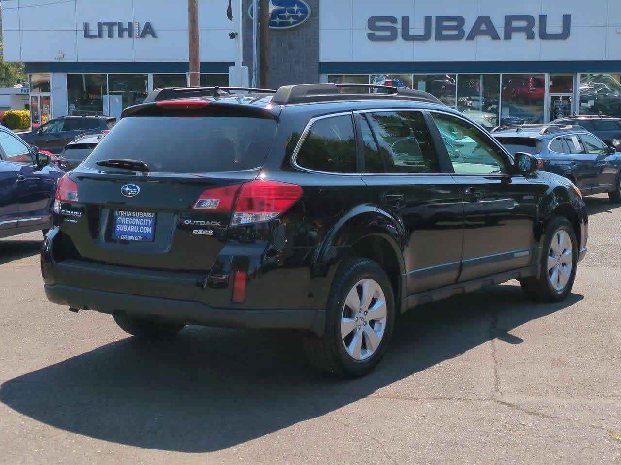 2012 Subaru Outback 2.5i Limited 8