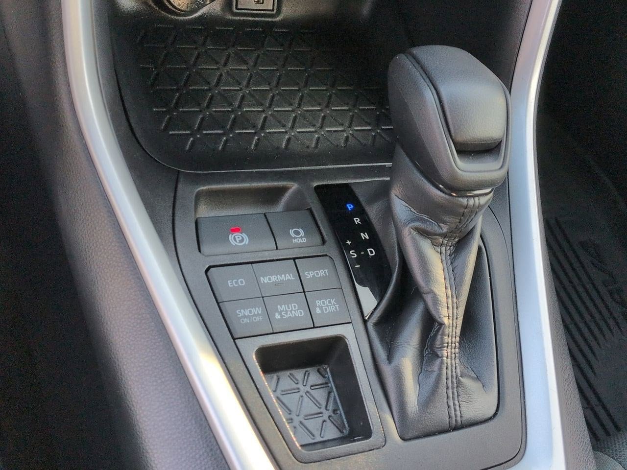 Thumbnail: 2024 Toyota RAV4 - 33