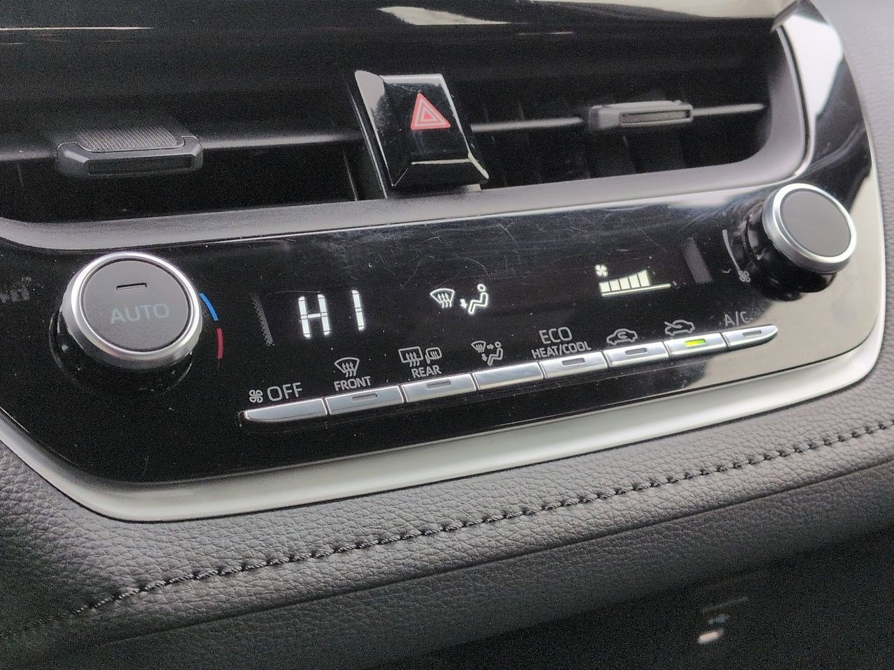 Thumbnail: 2023 Toyota Corolla - 29