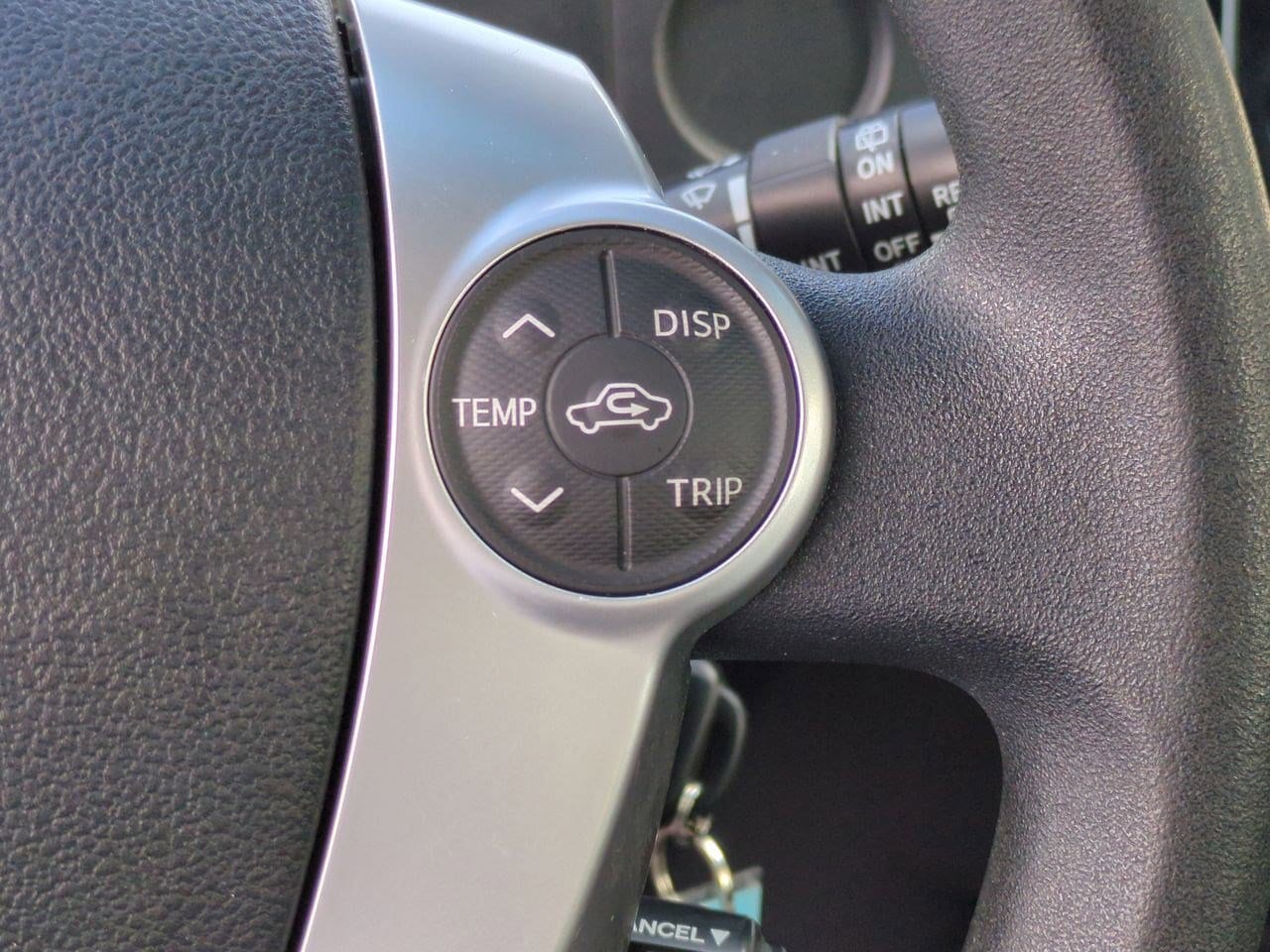 Thumbnail: 2016 Toyota Prius c - 24