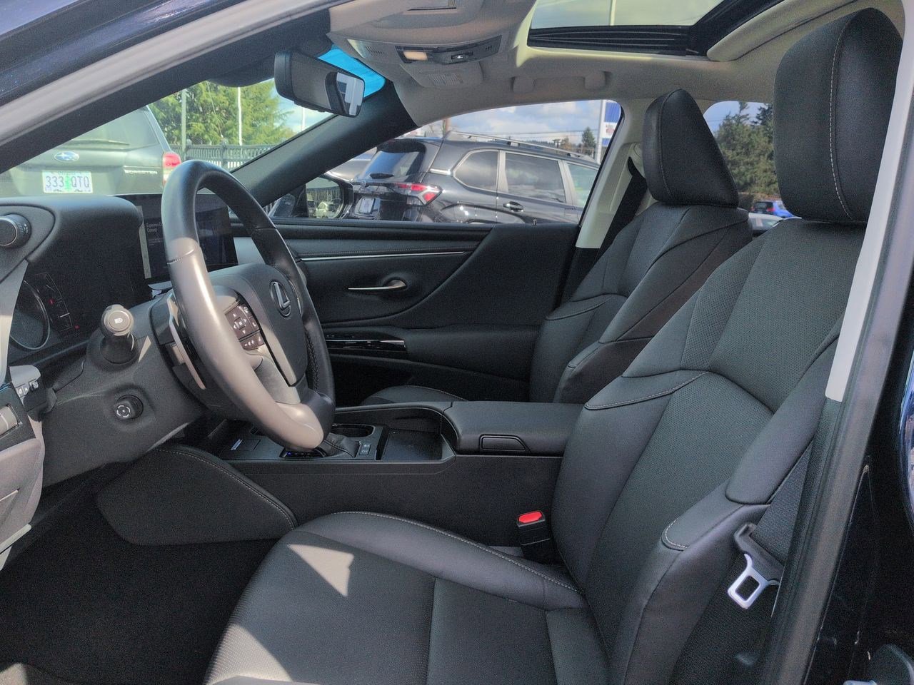 Thumbnail: 2025 Lexus ES - 17