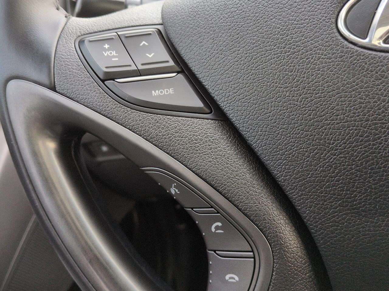 Thumbnail: 2015 Hyundai Sonata - 26