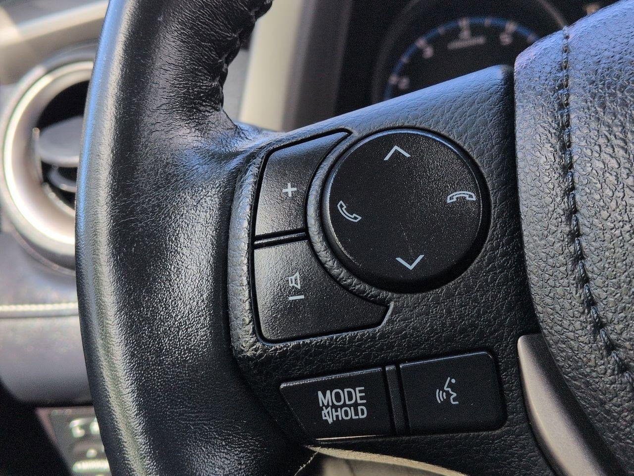 Thumbnail: 2017 Toyota RAV4 - 24