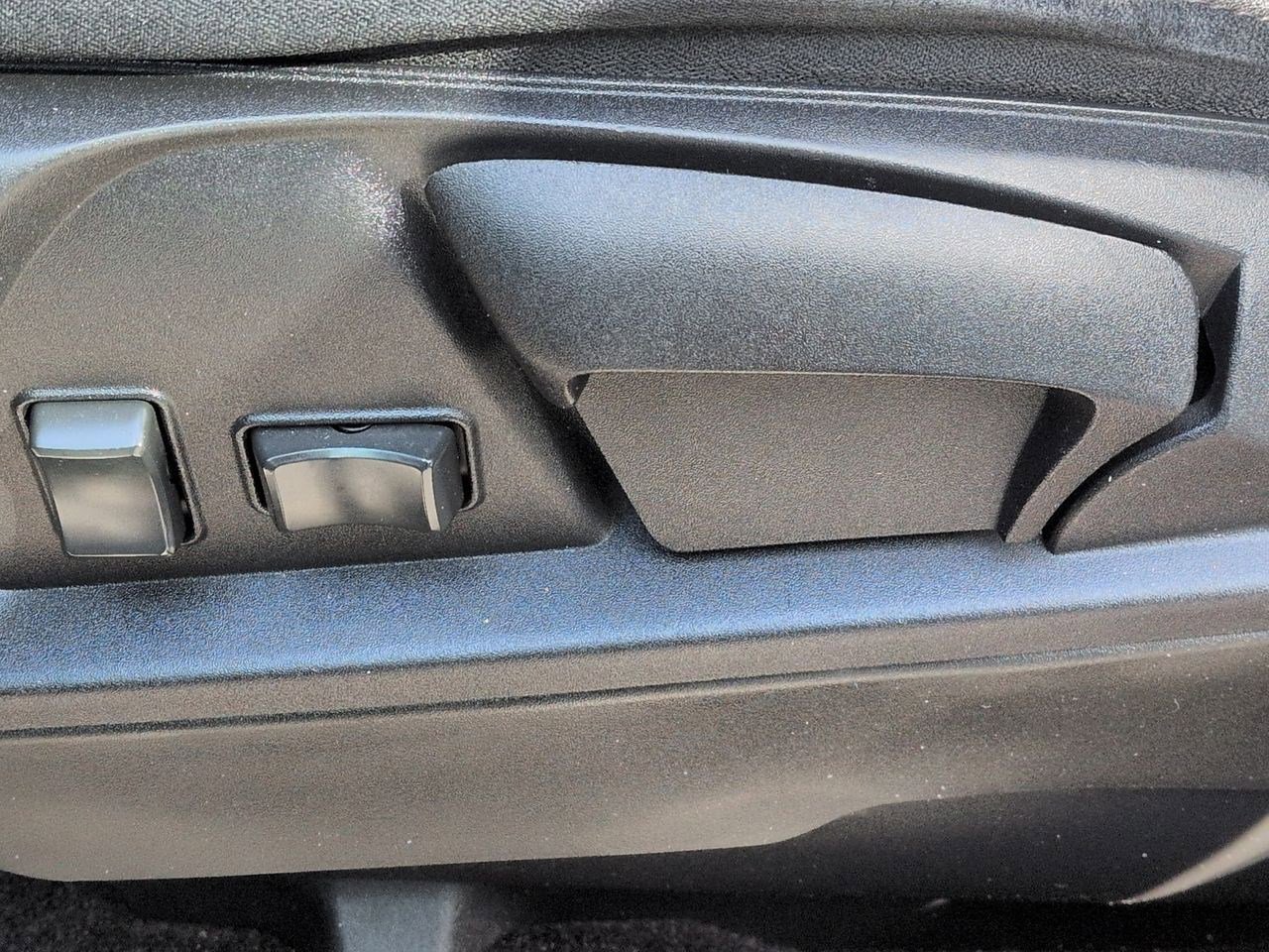 Thumbnail: 2016 Chevrolet Equinox - 16