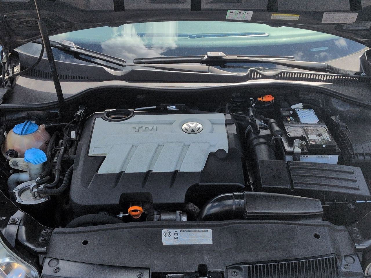 Thumbnail: 2011 Volkswagen Jetta - 14