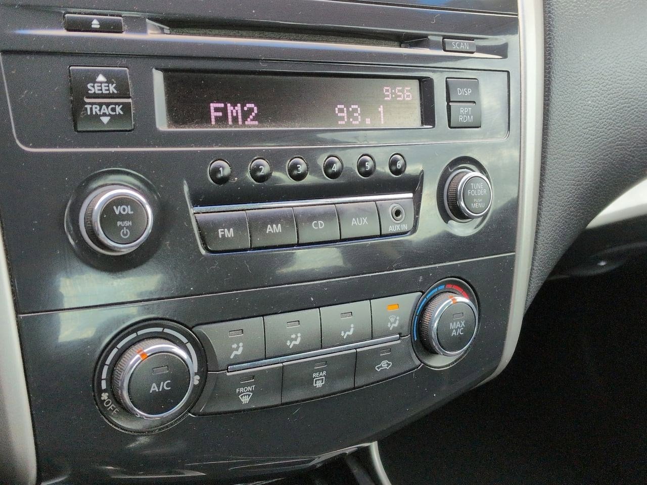 Thumbnail: 2014 Nissan Altima - 28