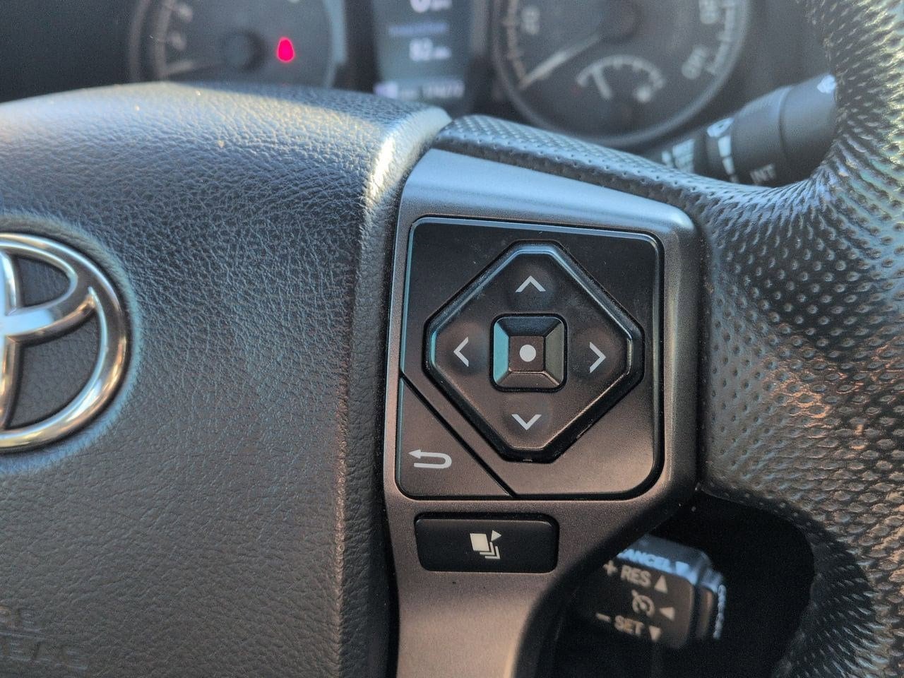 Thumbnail: 2016 Toyota Tacoma - 24