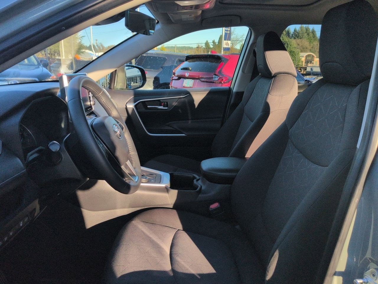 Thumbnail: 2022 Toyota RAV4 - 16