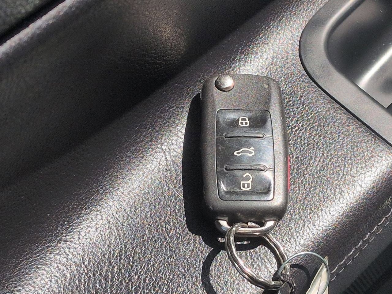 Thumbnail: 2011 Volkswagen Jetta - 34