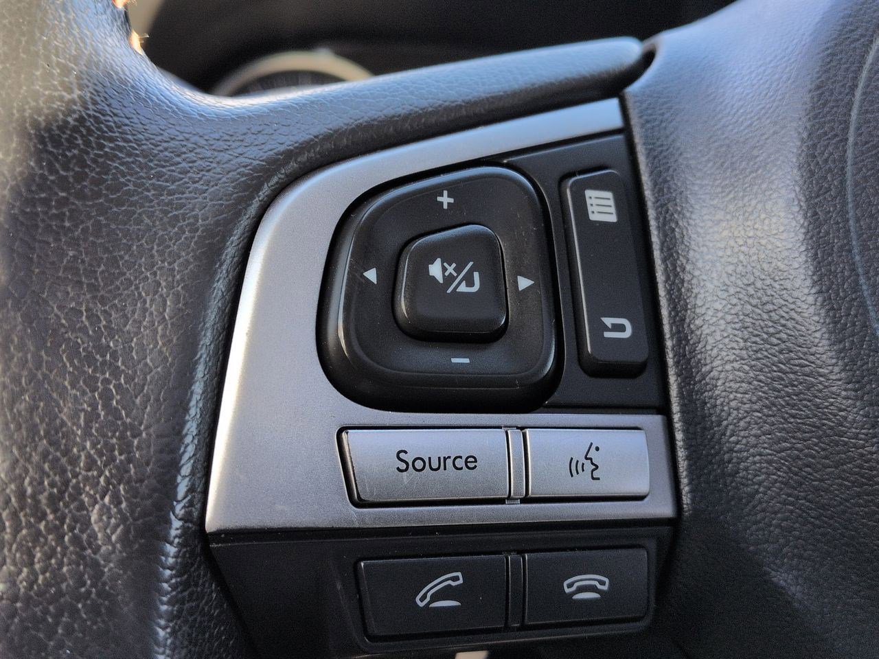 Thumbnail: 2017 Subaru Crosstrek - 25