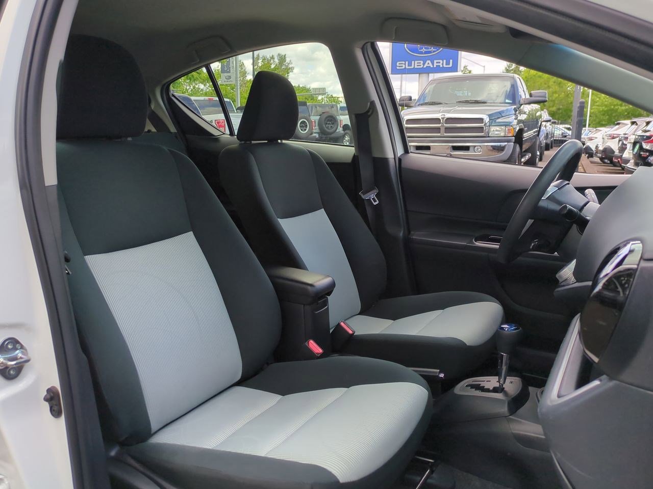 Thumbnail: 2016 Toyota Prius c - 21