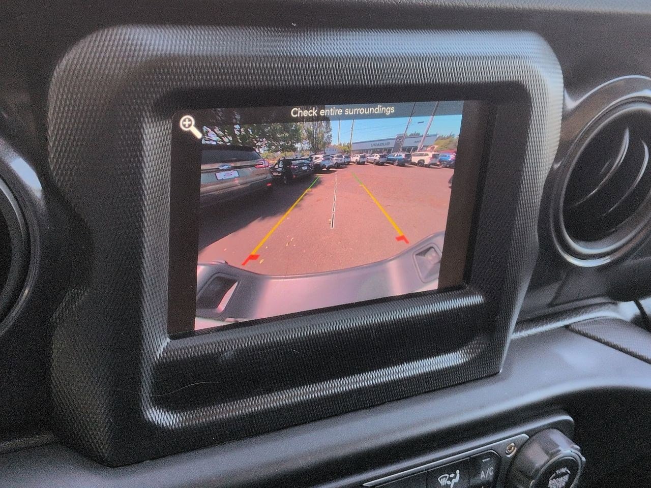 Thumbnail: 2022 Jeep Gladiator - 28