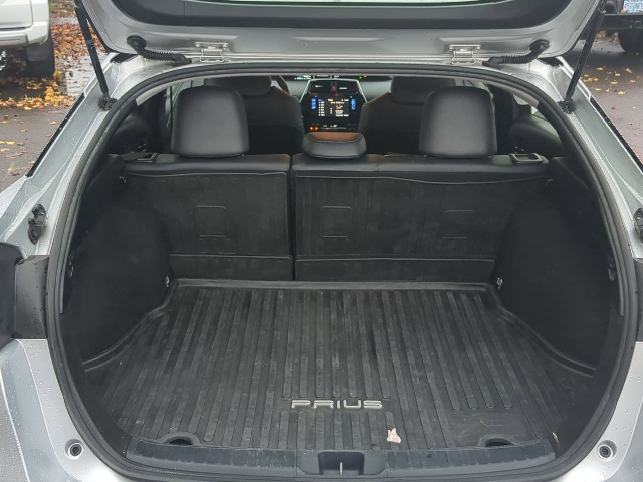 Thumbnail: 2016 Toyota Prius - 32