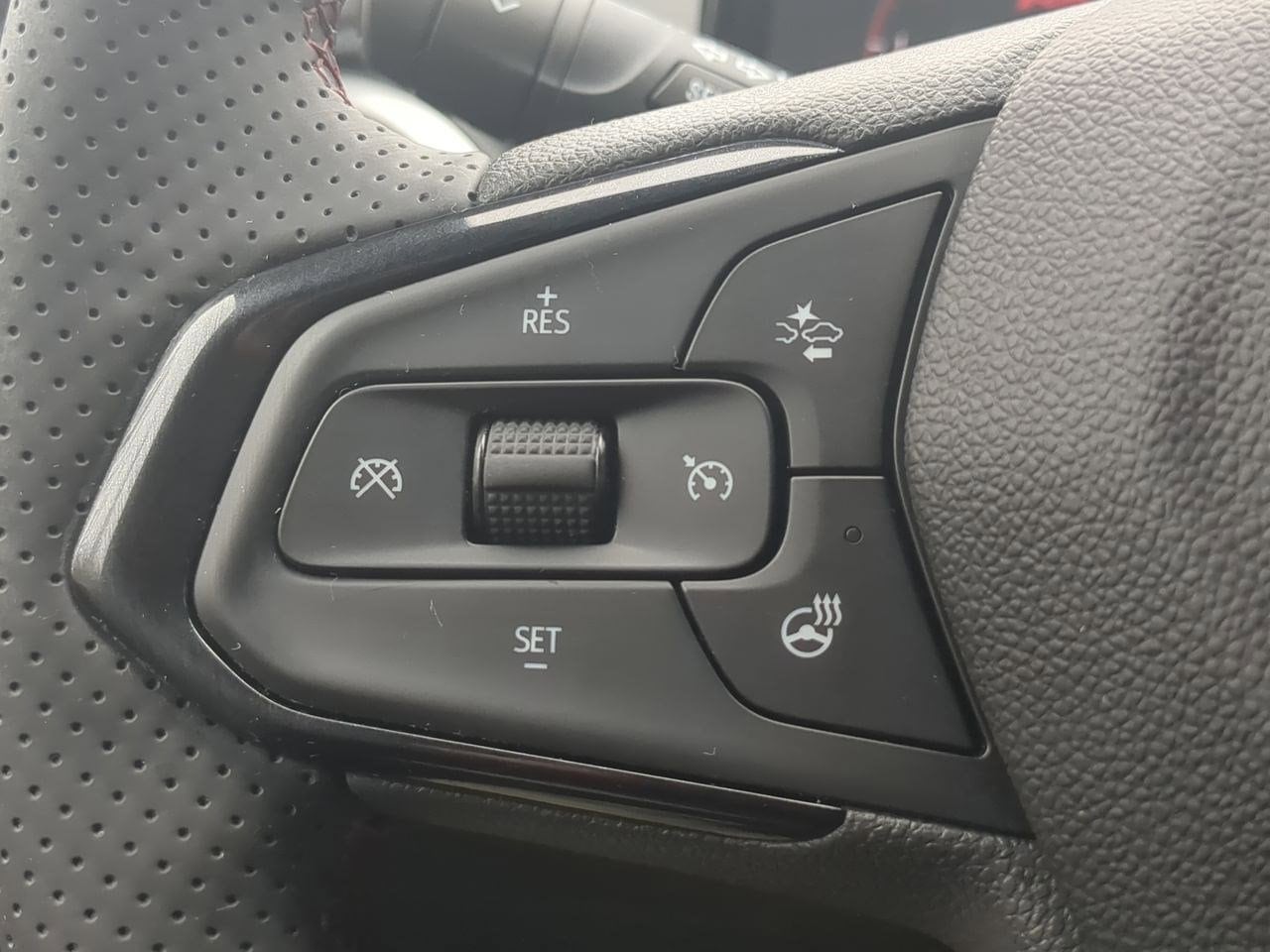 Thumbnail: 2024 Chevrolet Trax - 23