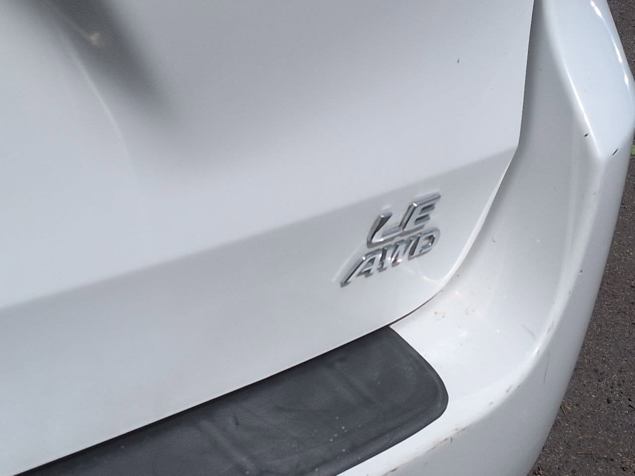 Thumbnail: 2011 Toyota Sienna - 12